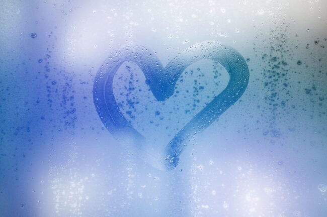 aromatherapy-shower-steamers A hearth shape on wet glass