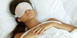 What Are the Benefits Of Using Heated Eye Masks While Traveling?
